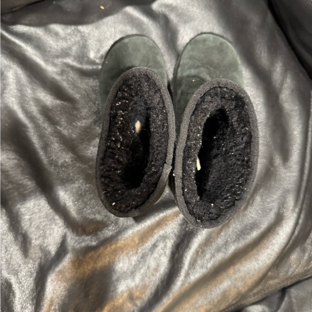Black Boots UGGS - definitely used - girls Size 3